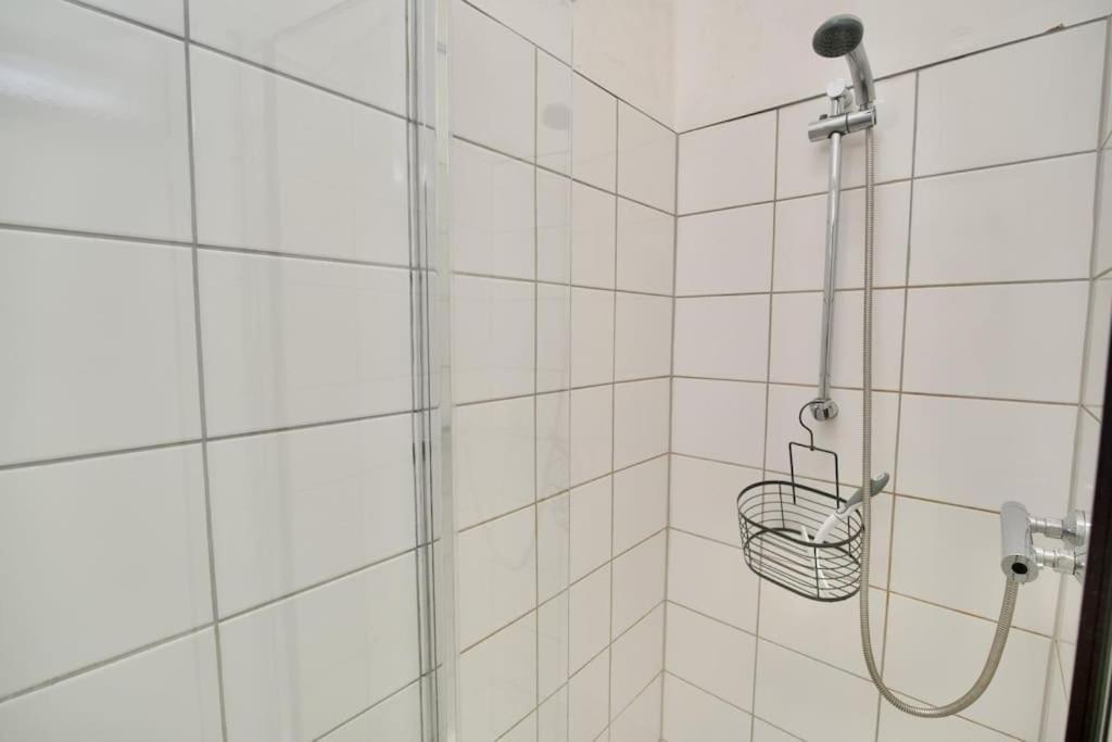 6br, Free Parking, Wifi, Smarttvs, Sleeps 16 Holiday home *