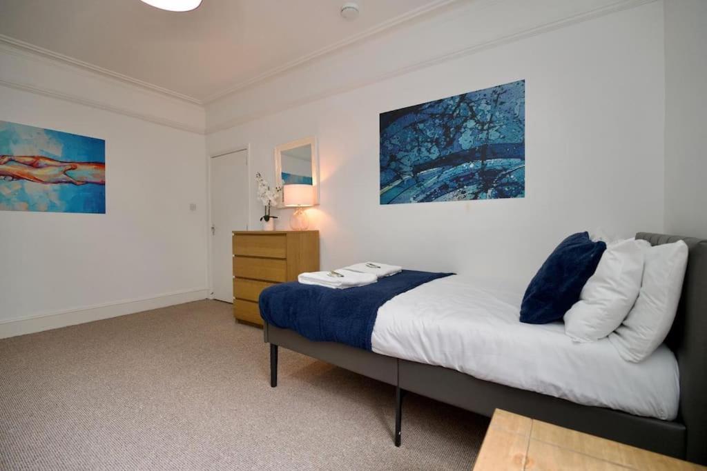 6br, Free Parking, Wifi, Smarttvs, Sleeps 16 Coventry